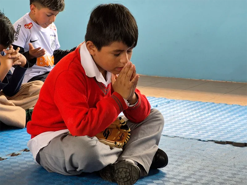 Niños del Centro Histórico de Quito en programas educativos